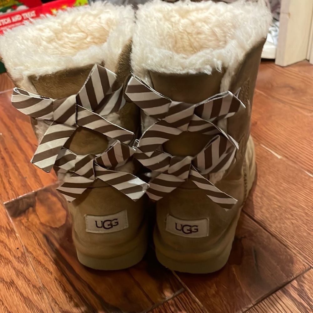 Authentic ugg boots size 5